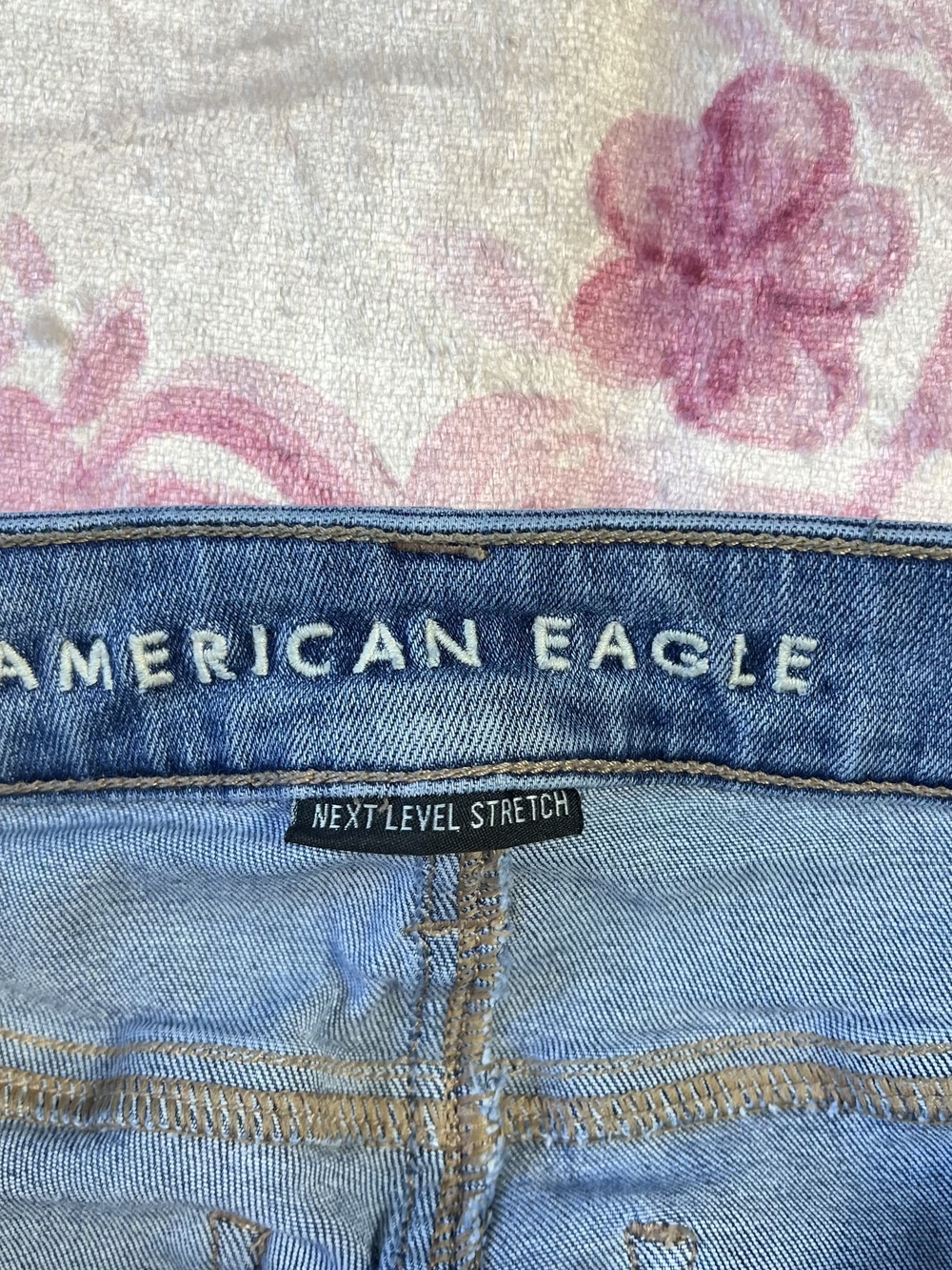 American Eagle Outfitters Blue High-Rise Bell Bottom Jeans - Picture 4 of 6